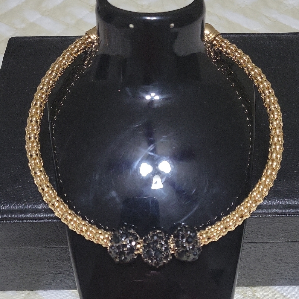 Elegant Gold and Black Beaded Necklace